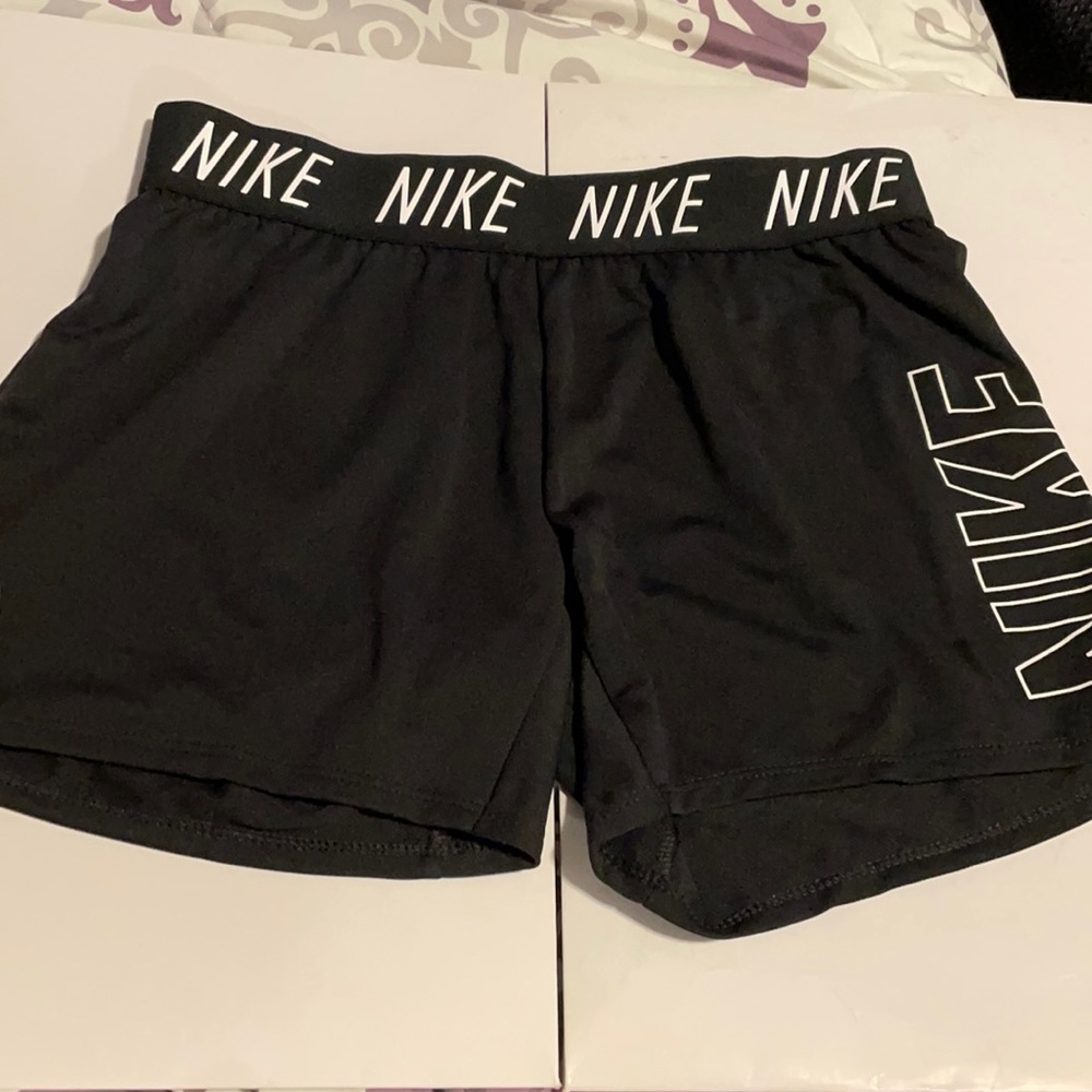 Nike Dri-Fit Black Shorts (Girls L)